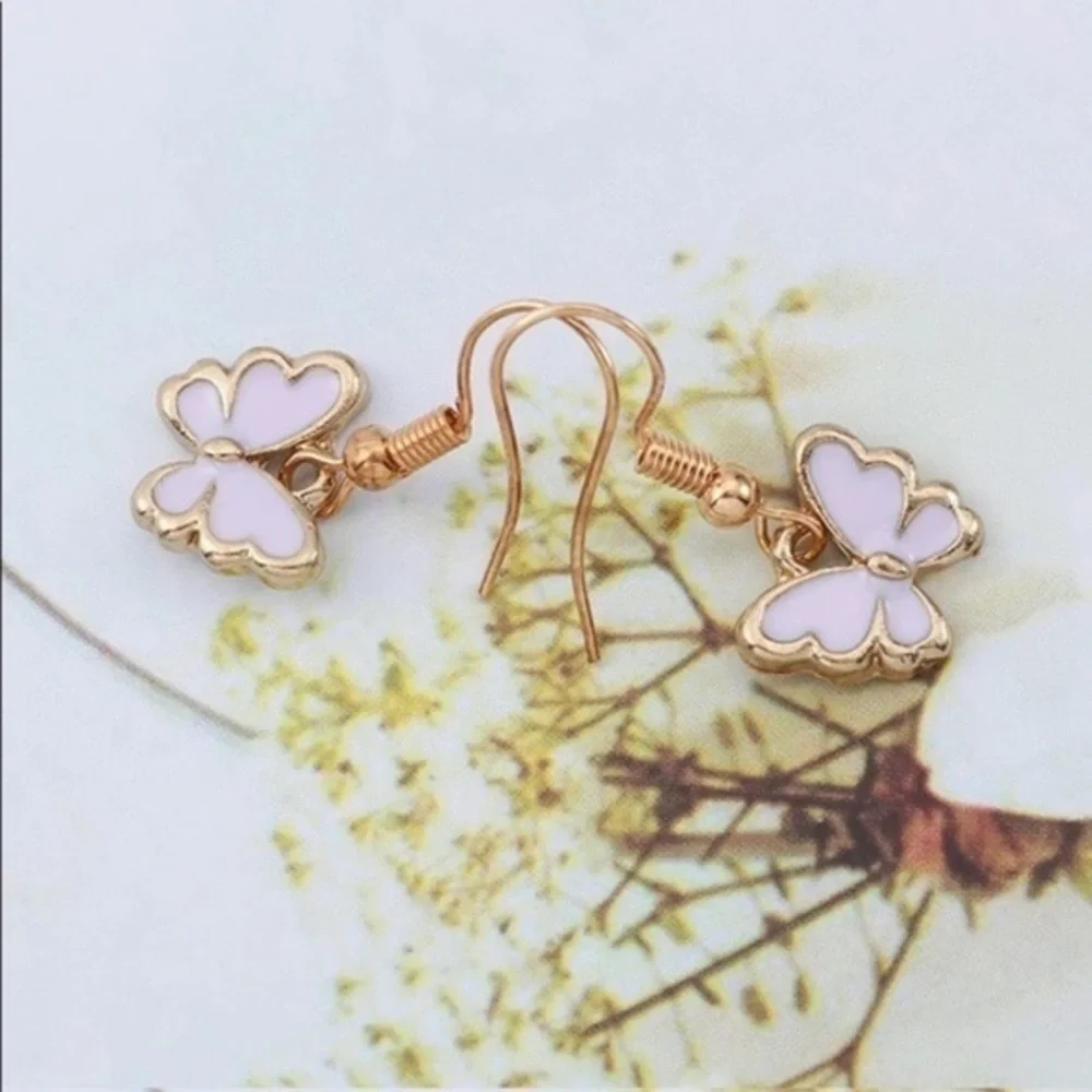 3/$30 💛 Butterfly Earrings